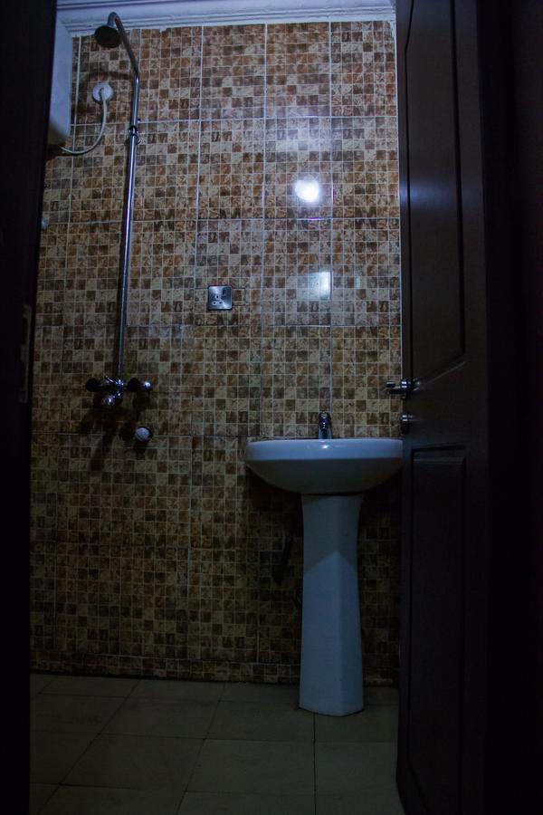 Glasshouse Hotel And Suites Egba Esterno foto
