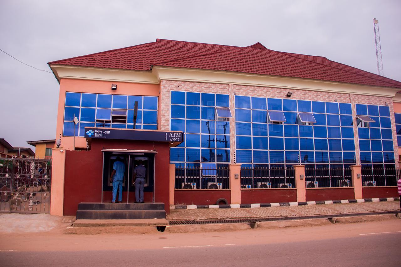 Glasshouse Hotel And Suites Egba Esterno foto