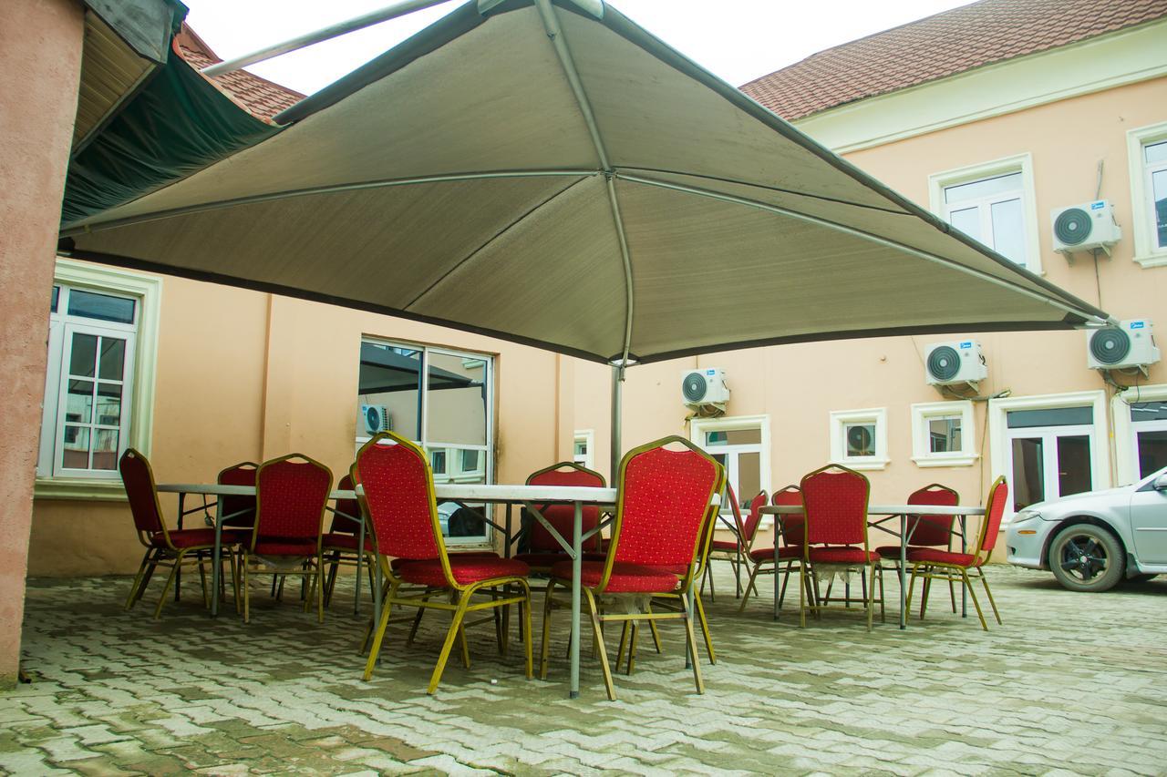 Glasshouse Hotel And Suites Egba Esterno foto