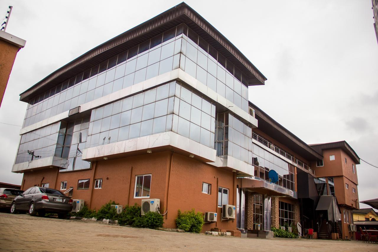 Glasshouse Hotel And Suites Egba Esterno foto